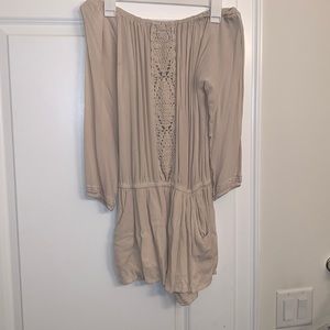 Cream Off the Shoulder Romper ✌🏼